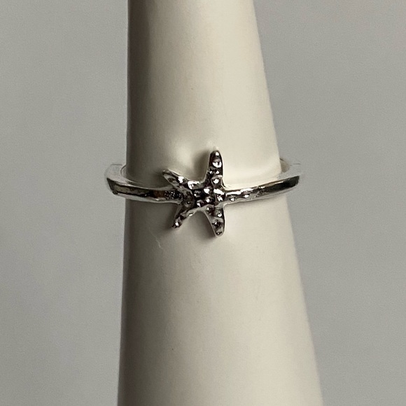 Starfish silver ring size 5 - Picture 3 of 3